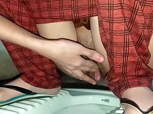 Indian desi wife in WC peeing with fingering rub pussy DESISLIMGIRL XVIDEO NEW Motion separated