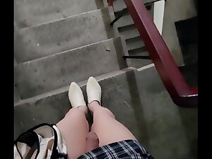 【伪娘】美腿娘楼梯间手冲射出